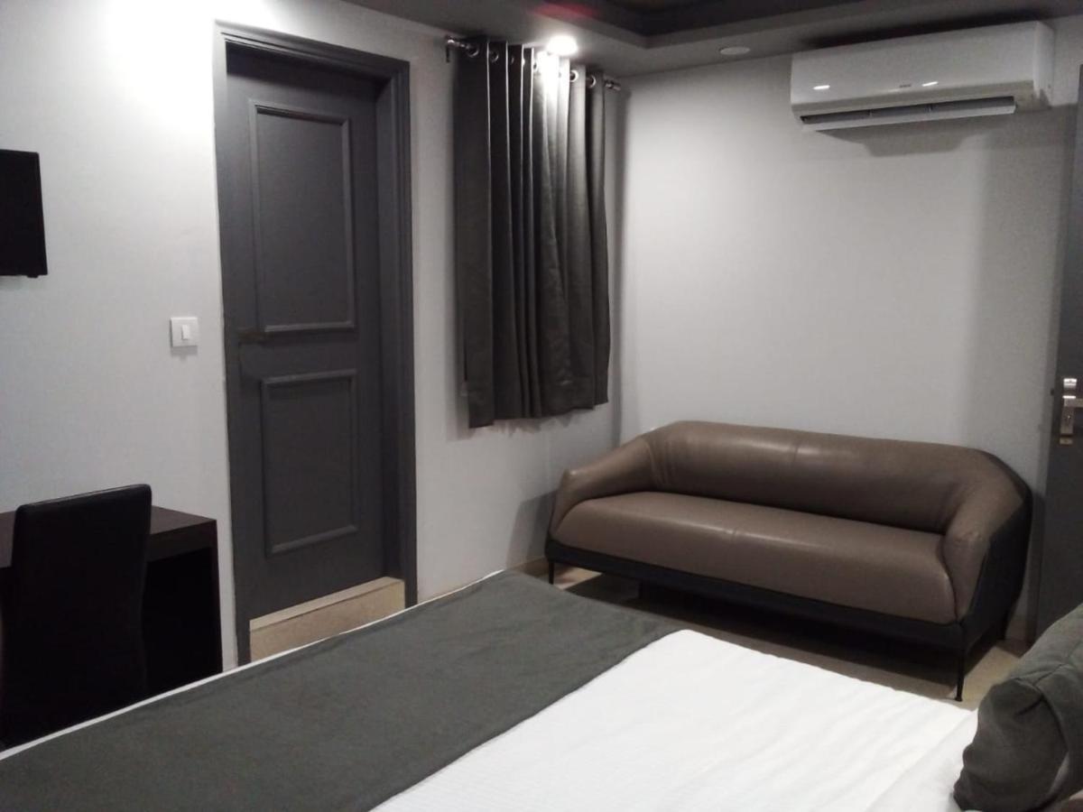 Nirpra Regency Hotel Ню Делхи Екстериор снимка